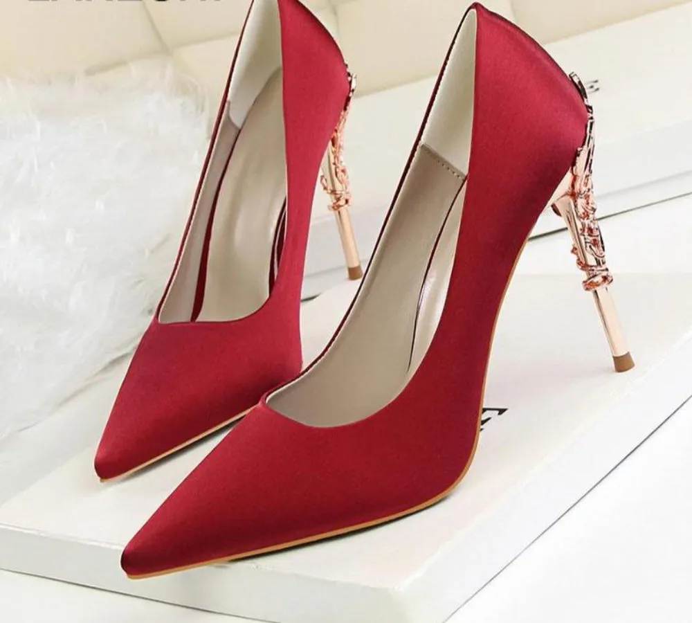 Metal Carved Pumps Elegant High Heels